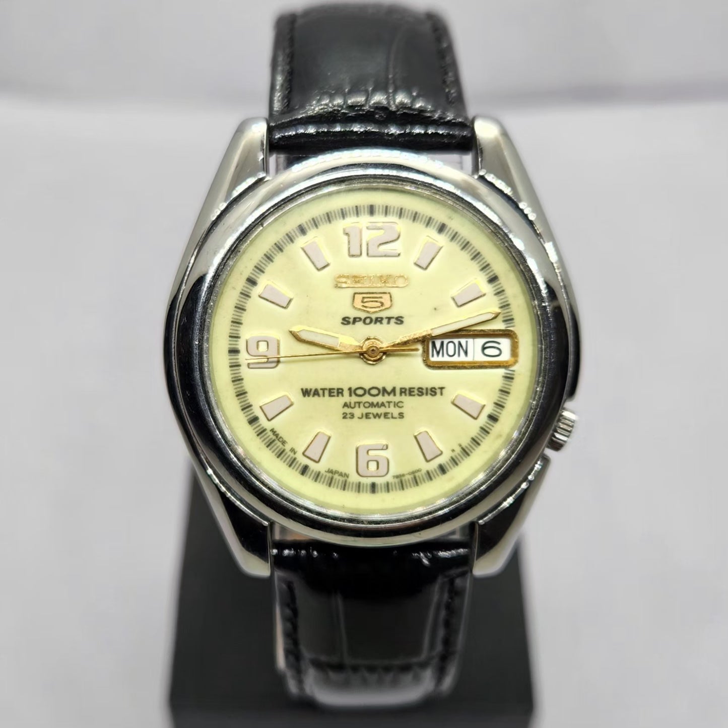 Vintage 2005 Original Seiko 5 Sports Automatic 7s26-0530 Lume Face 21 Jewels Day-Date Japanese Men's Wrist Watch OG320