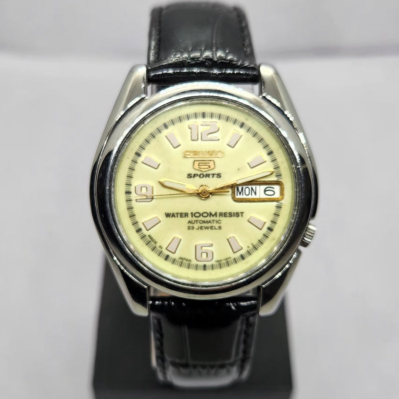 Vintage 2005 Original Seiko 5 Sports Automatic 7s26-0530 Lume Face 21 Jewels Day-Date Japanese Men's Wrist Watch OG320