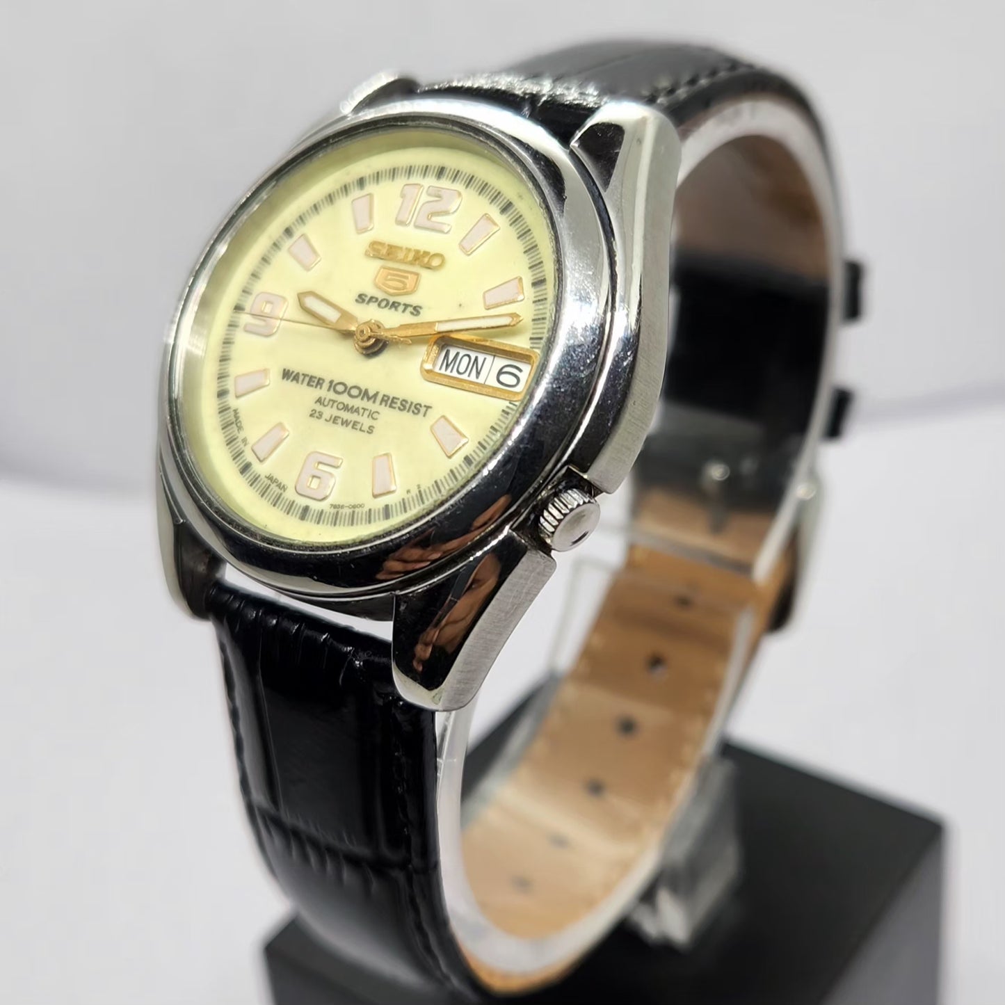 Vintage 2005 Original Seiko 5 Sports Automatic 7s26-0530 Lume Face 21 Jewels Day-Date Japanese Men's Wrist Watch OG320