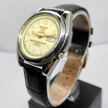Vintage 2005 Original Seiko 5 Sports Automatic 7s26-0530 Lume Face 21 Jewels Day-Date Japanese Men's Wrist Watch OG320