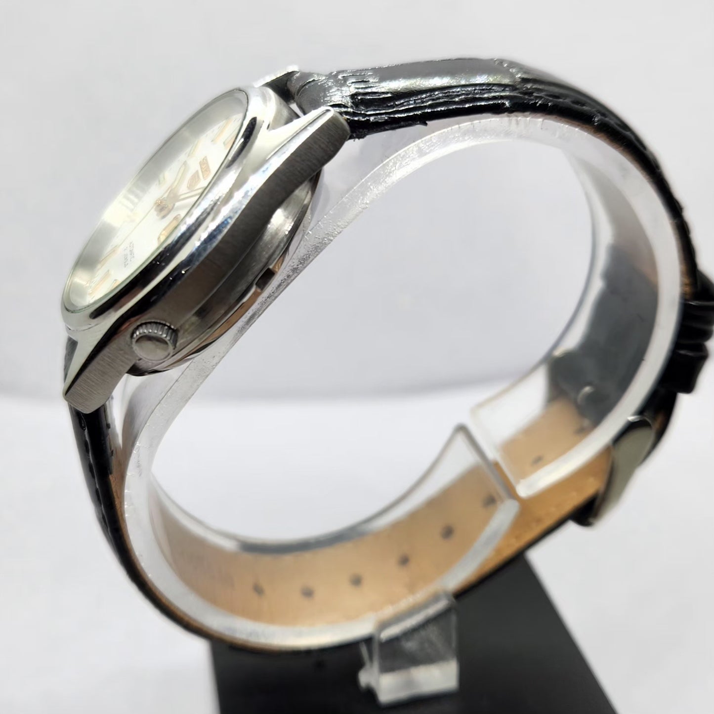 Vintage 1980 Original Seiko 5 Automatic 7S26-0560 White Face 21 Jewels Day-Date Japanese Men's Wrist Watch OG321