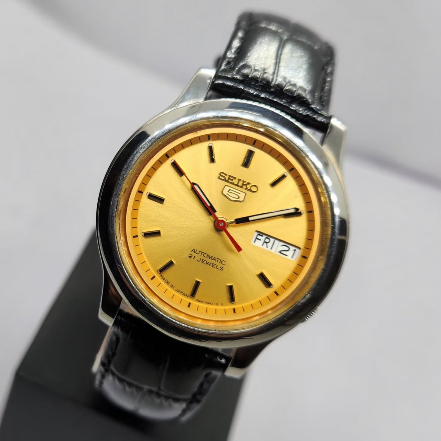 Vintage 1980 Original Seiko 5 Automatic 7S26 Gold Face 21 Jewels Day-Date Japanese Men's Wrist Watch OG322