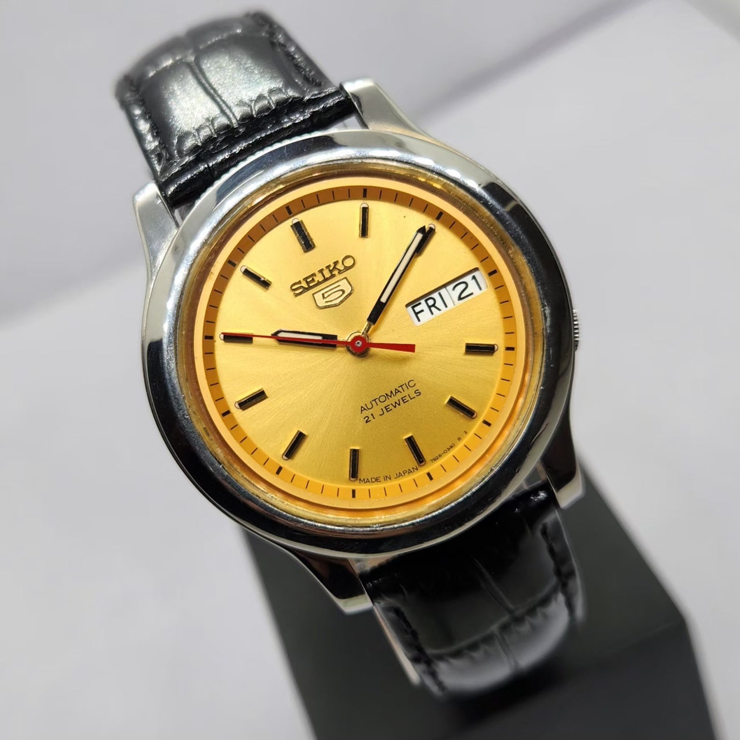 Vintage 1980 Original Seiko 5 Automatic 7S26 Gold Face 21 Jewels Day-Date Japanese Men's Wrist Watch OG322