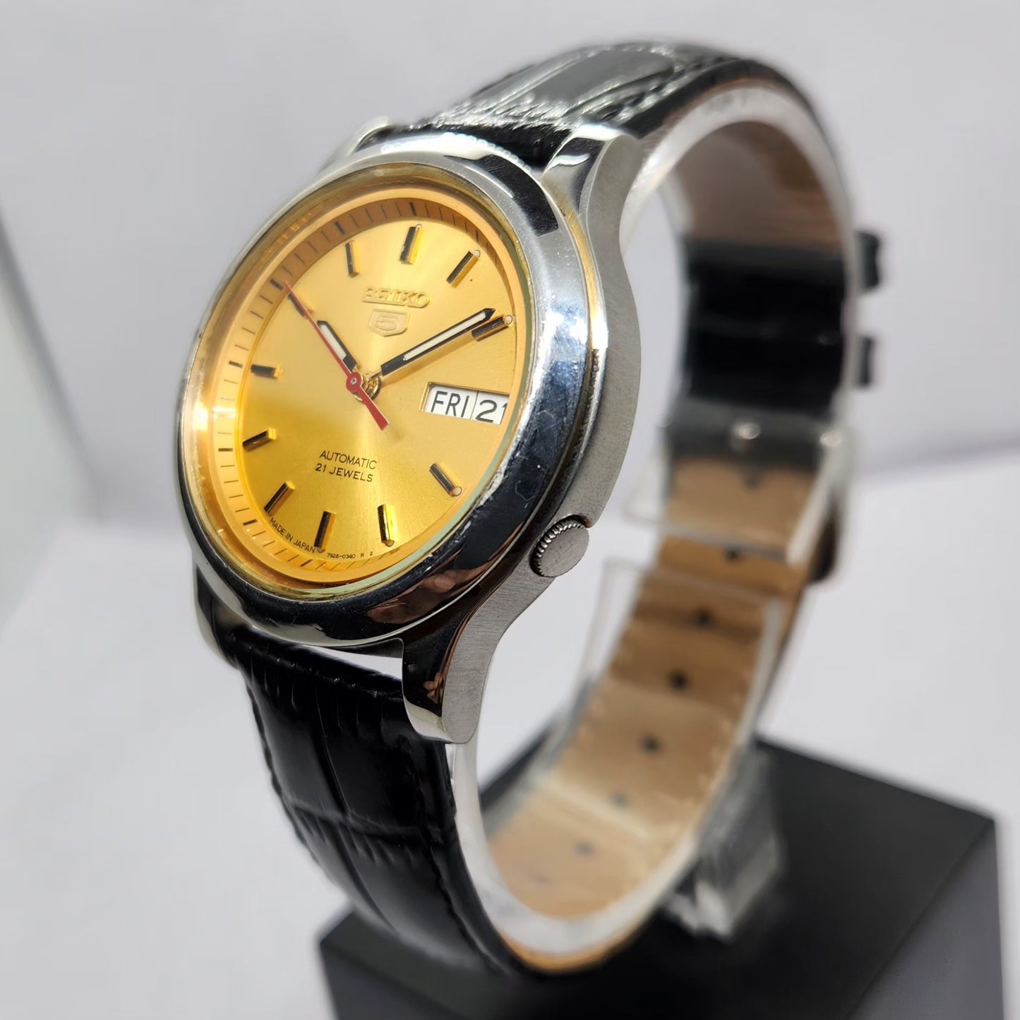 Vintage 1980 Original Seiko 5 Automatic 7S26 Gold Face 21 Jewels Day-Date Japanese Men's Wrist Watch OG322