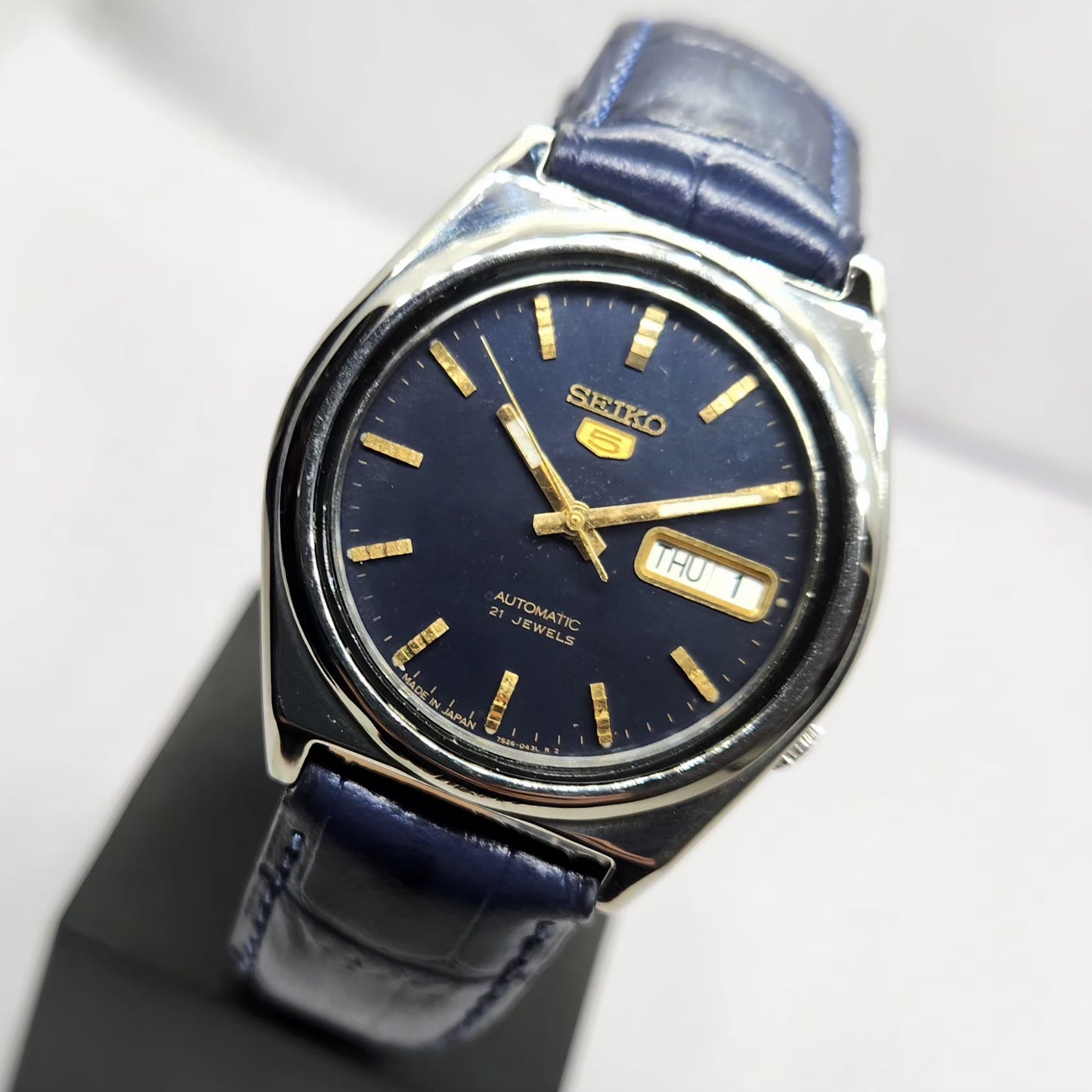 Vintage 1978 Original Seiko 5 Automatic 7S26-0530 Blue Face 21 Jewels Day-Date Japanese Men's Wrist Watch OG323