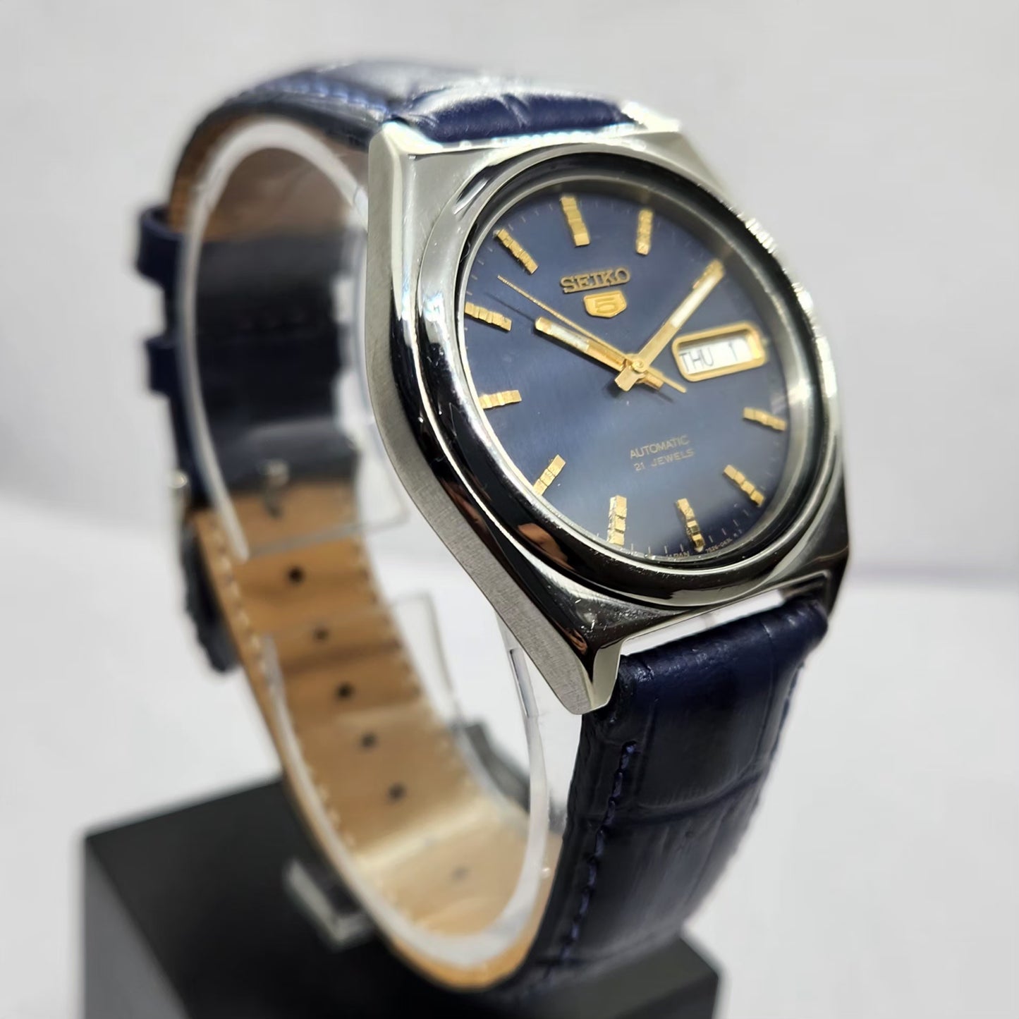 Vintage 1978 Original Seiko 5 Automatic 7S26-0530 Blue Face 21 Jewels Day-Date Japanese Men's Wrist Watch OG323