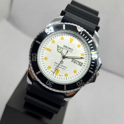 Vintage MOD Seiko Sports Automatic Cal. 6309 17 Jewels White Face Black Silicone Strap Rotating Bezel Men's Wrist Watch P1