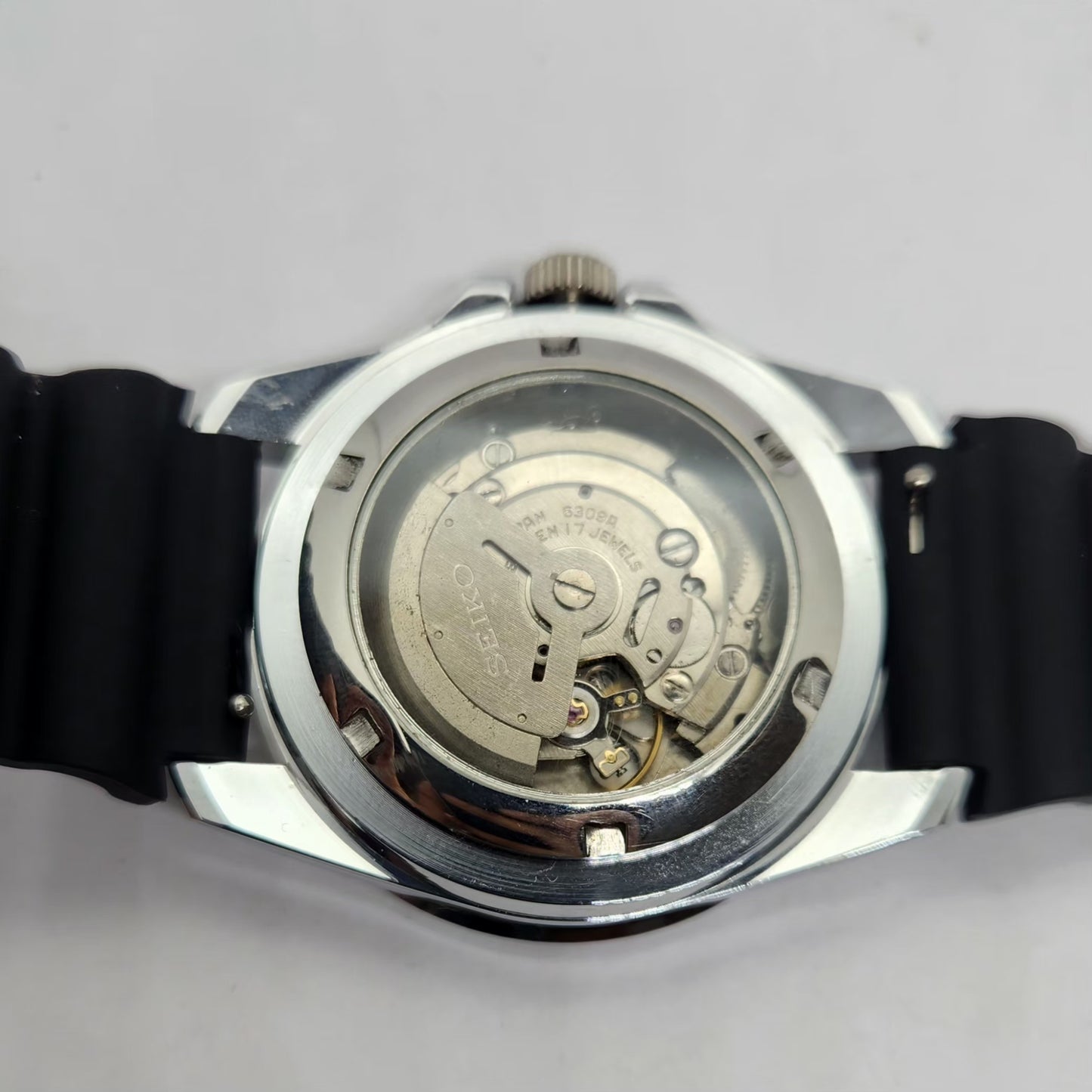 Vintage MOD Seiko Sports Automatic Cal. 6309 17 Jewels White Face Black Silicone Strap Rotating Bezel Men's Wrist Watch P1