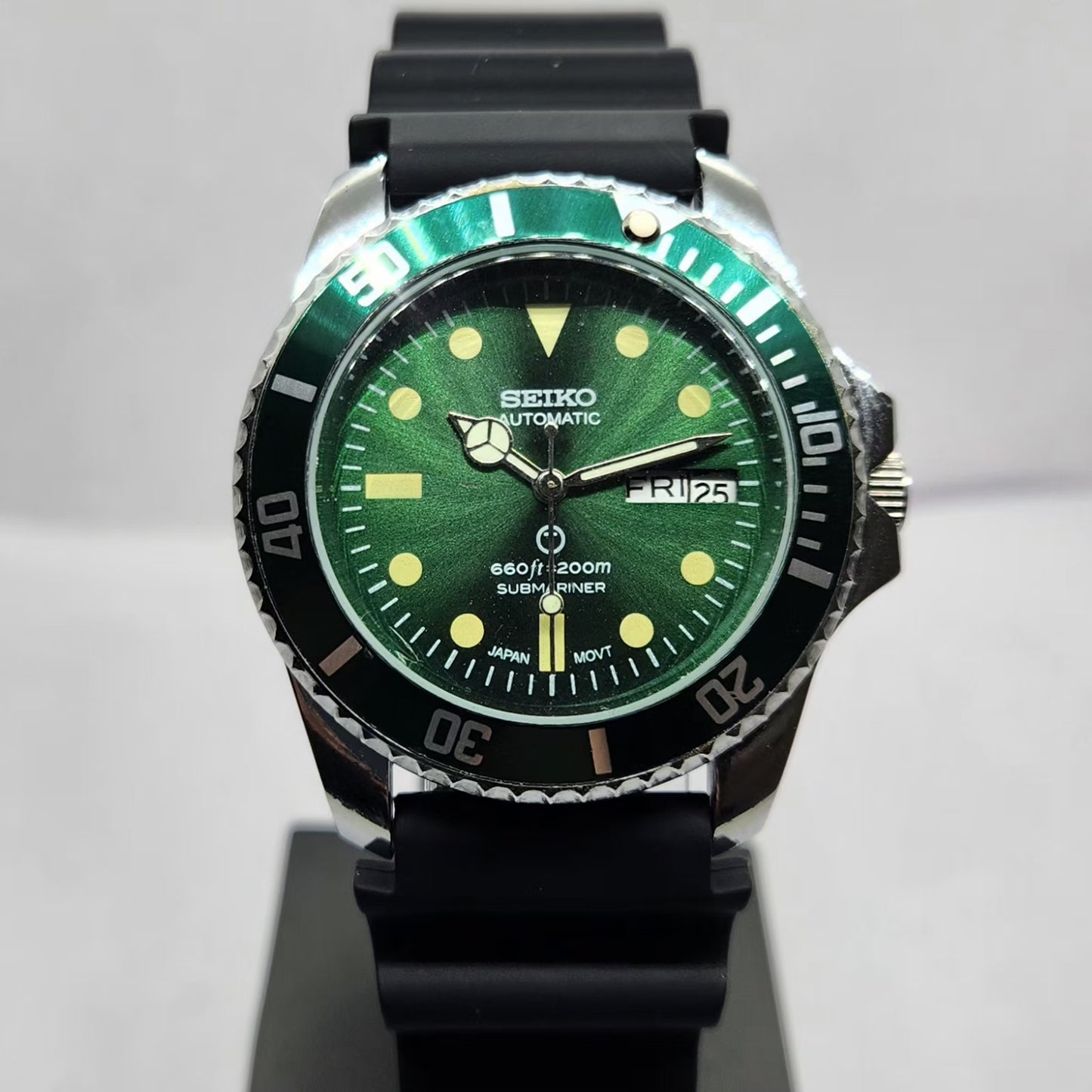 Vintage MOD Seiko Sports Automatic Cal. 6309 17 Jewels Green Face Black Silicone Strap Rotating Bezel Men's Wrist Watch P2