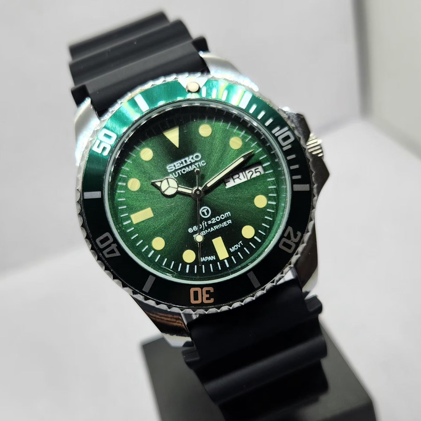 Vintage MOD Seiko Sports Automatic Cal. 6309 17 Jewels Green Face Black Silicone Strap Rotating Bezel Men's Wrist Watch P2