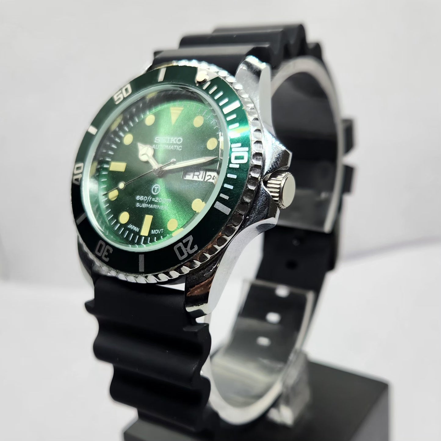 Vintage MOD Seiko Sports Automatic Cal. 6309 17 Jewels Green Face Black Silicone Strap Rotating Bezel Men's Wrist Watch P2