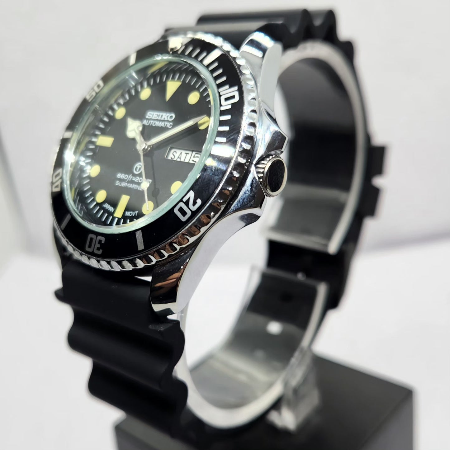 Vintage MOD Seiko Sports Automatic Cal. 6309 17 Jewels Black Face Black Silicone Strap Rotating Bezel Men's Wrist Watch P4