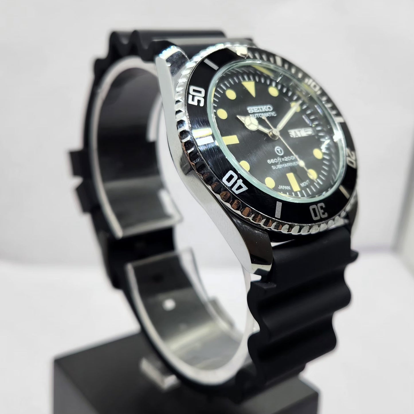 Vintage MOD Seiko Sports Automatic Cal. 6309 17 Jewels Black Face Black Silicone Strap Rotating Bezel Men's Wrist Watch P4