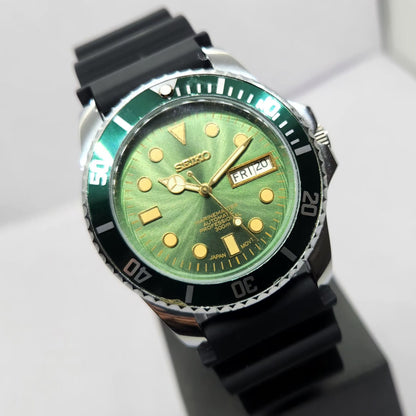 Vintage MOD Seiko Sports Automatic Cal. 6309 17 Jewels Green Face Black Silicone Strap Rotating Bezel Men's Wrist Watch P5
