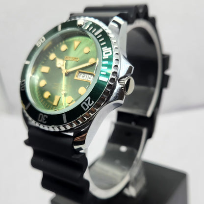Vintage MOD Seiko Sports Automatic Cal. 6309 17 Jewels Green Face Black Silicone Strap Rotating Bezel Men's Wrist Watch P5
