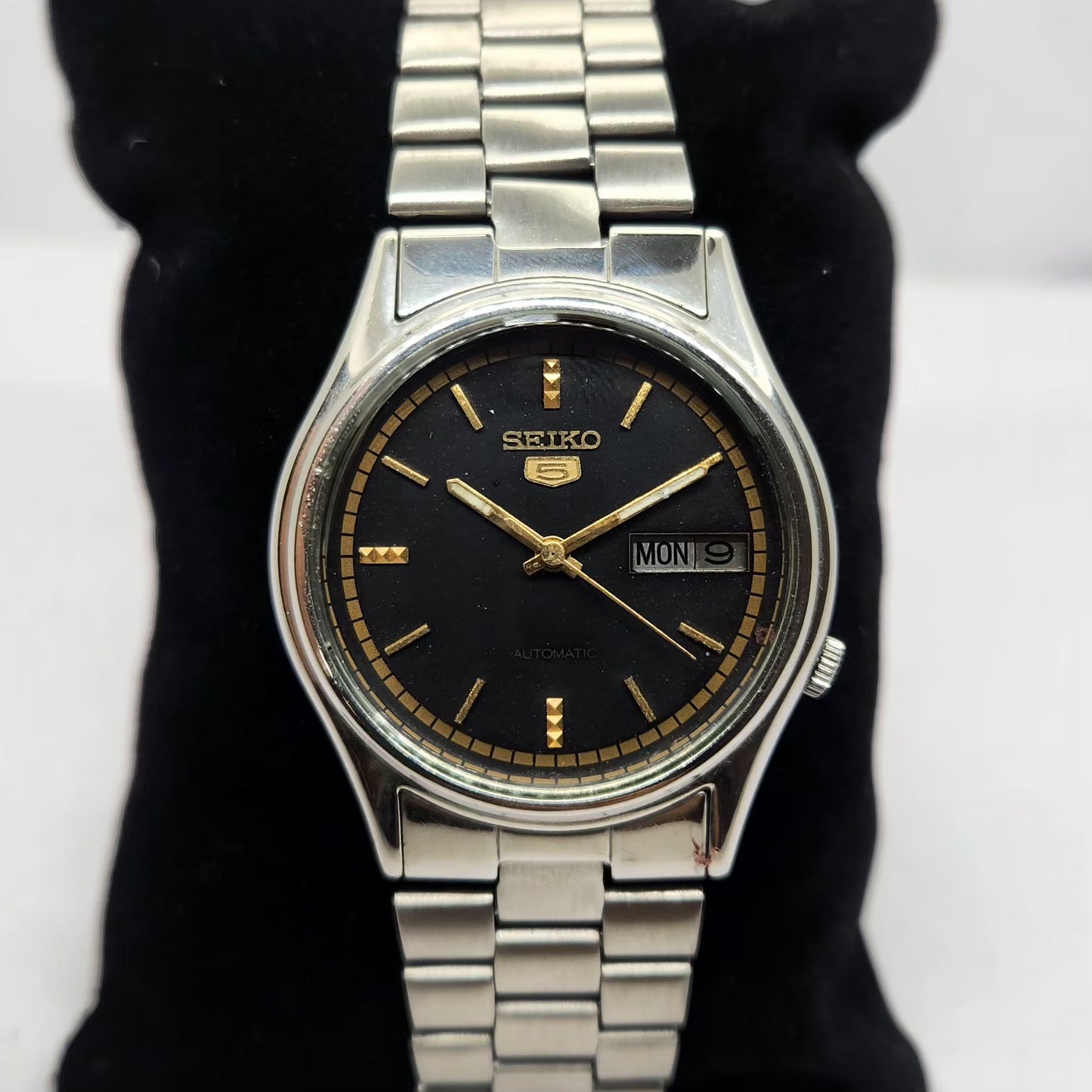 Vintage 1982 Original Seiko 5 Automatic 7009-3041 Black Face 17 Jewels Day-Date Japanese Men's Wrist Watch OG326