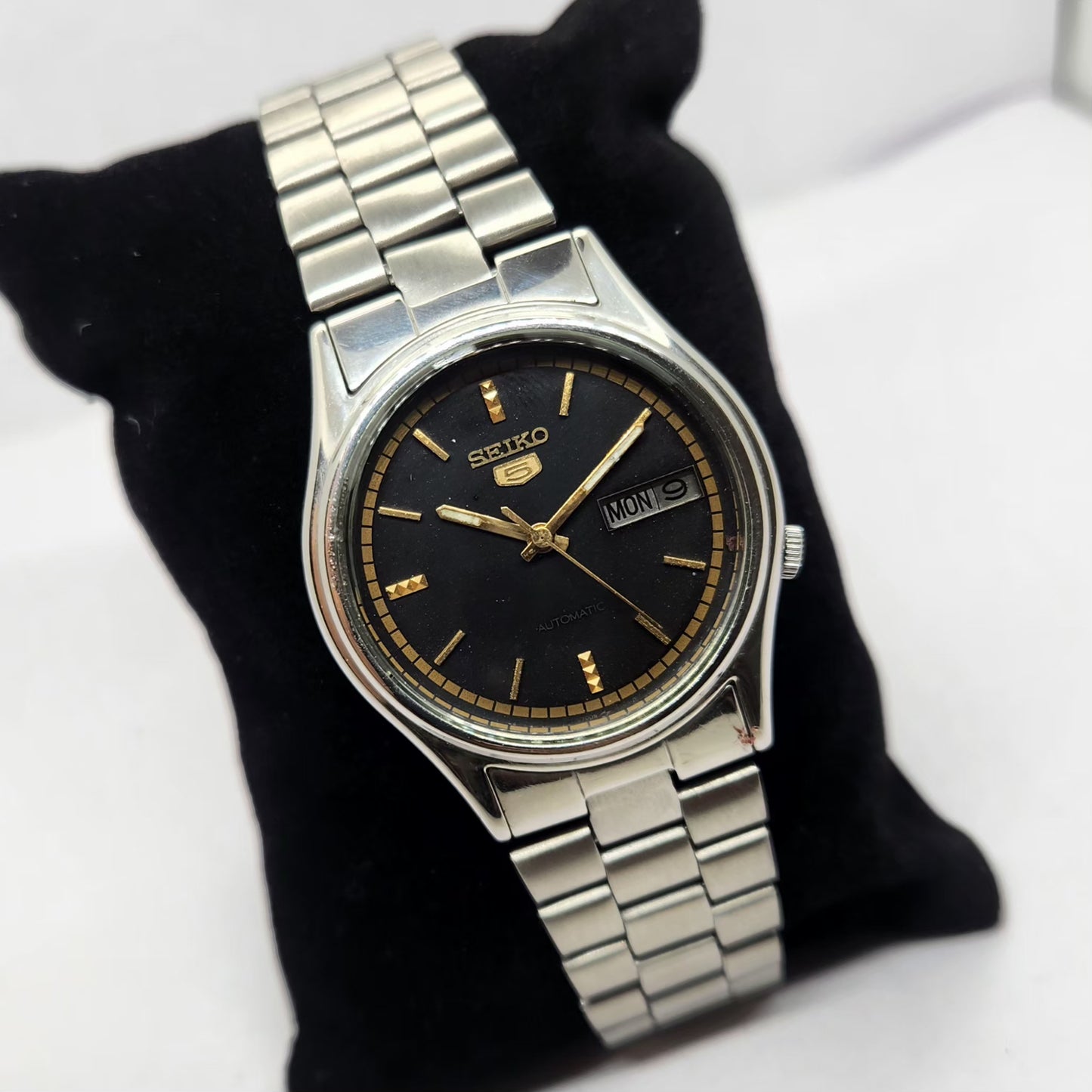 Vintage 1982 Original Seiko 5 Automatic 7009-3041 Black Face 17 Jewels Day-Date Japanese Men's Wrist Watch OG326