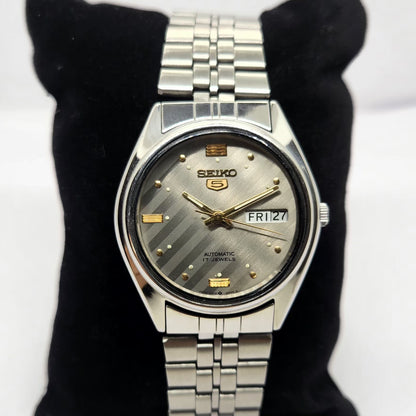 Vintage 1977 Original Seiko 5 Automatic 6309-6240 Silver Face 17 Jewels Day-Date Japanese Men's Wrist Watch OG331