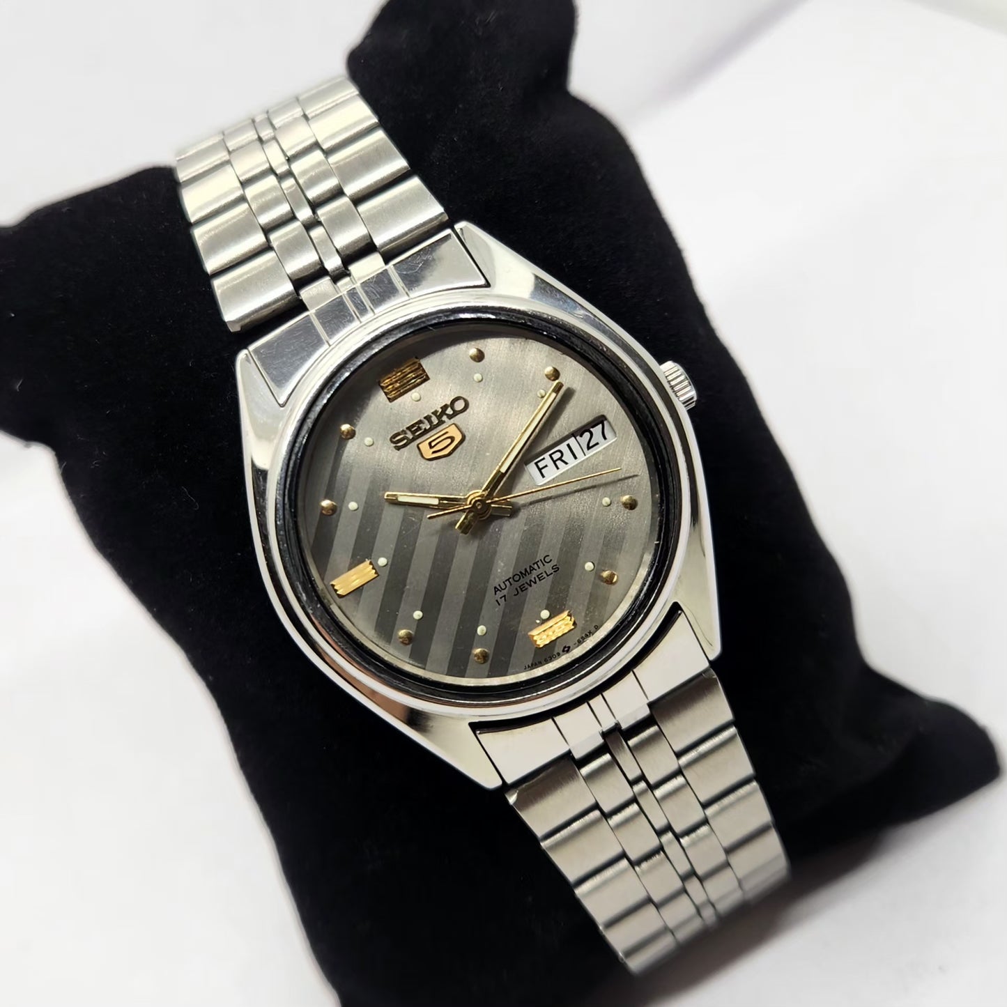 Vintage 1977 Original Seiko 5 Automatic 6309-6240 Silver Face 17 Jewels Day-Date Japanese Men's Wrist Watch OG331