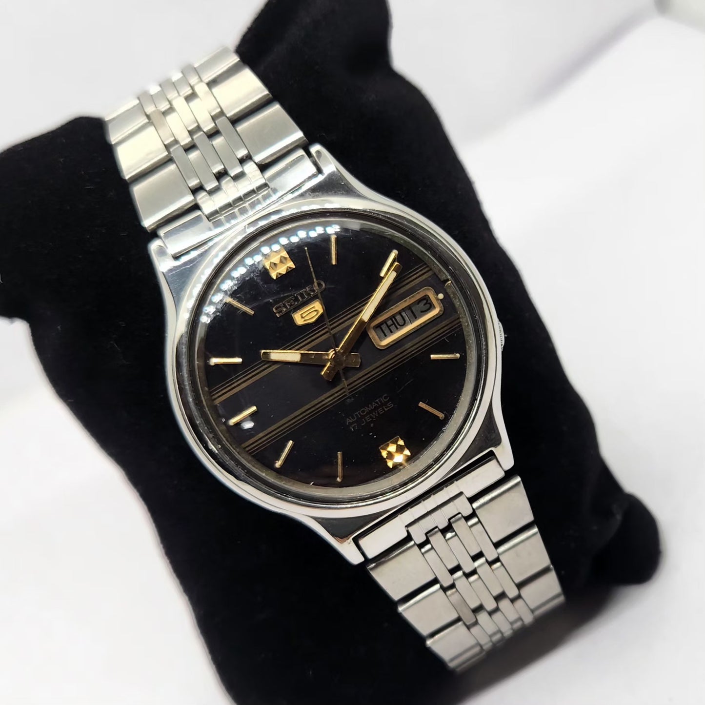 Vintage 1976 Original Seiko 5 Automatic 7009-3050 Black Face 17 Jewels Day-Date Japanese Men's Wrist Watch OG333