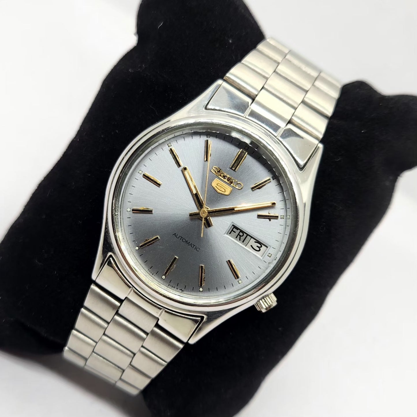 Vintage 1976 Original Seiko 5 Automatic 7009-3101 Ice Blue Face 17 Jewels Day-Date Japanese Men's Wrist Watch OG334