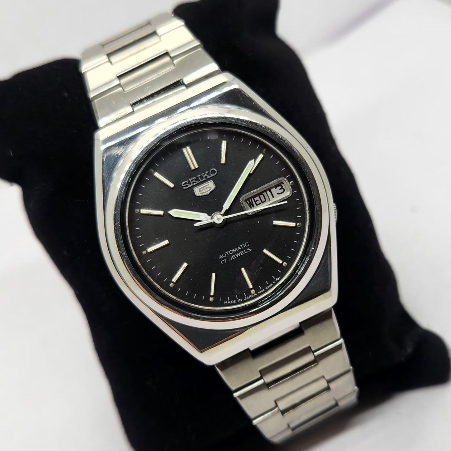 Vintage 1979 Original Seiko 5 Automatic 7009-8530 Black Face 17 Jewels Day-Date Japanese Men's Wrist Watch OG335