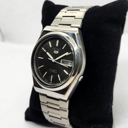 Vintage 1979 Original Seiko 5 Automatic 7009-8530 Black Face 17 Jewels Day-Date Japanese Men's Wrist Watch OG335
