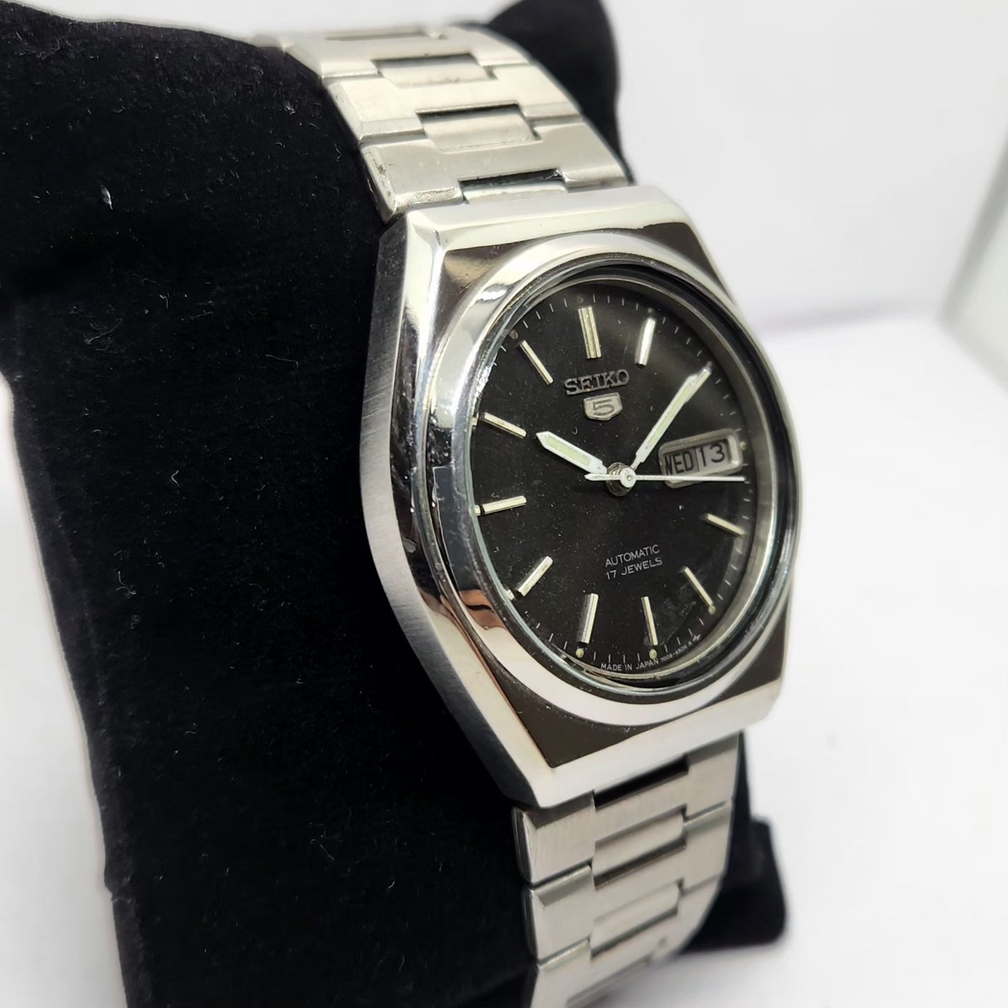 Vintage 1979 Original Seiko 5 Automatic 7009-8530 Black Face 17 Jewels Day-Date Japanese Men's Wrist Watch OG335