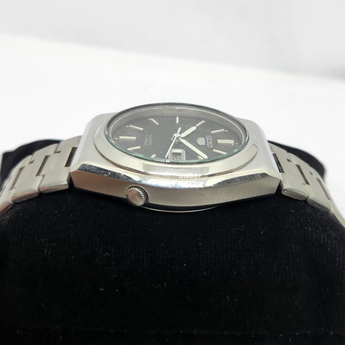 Vintage 1979 Original Seiko 5 Automatic 7009-8530 Black Face 17 Jewels Day-Date Japanese Men's Wrist Watch OG335