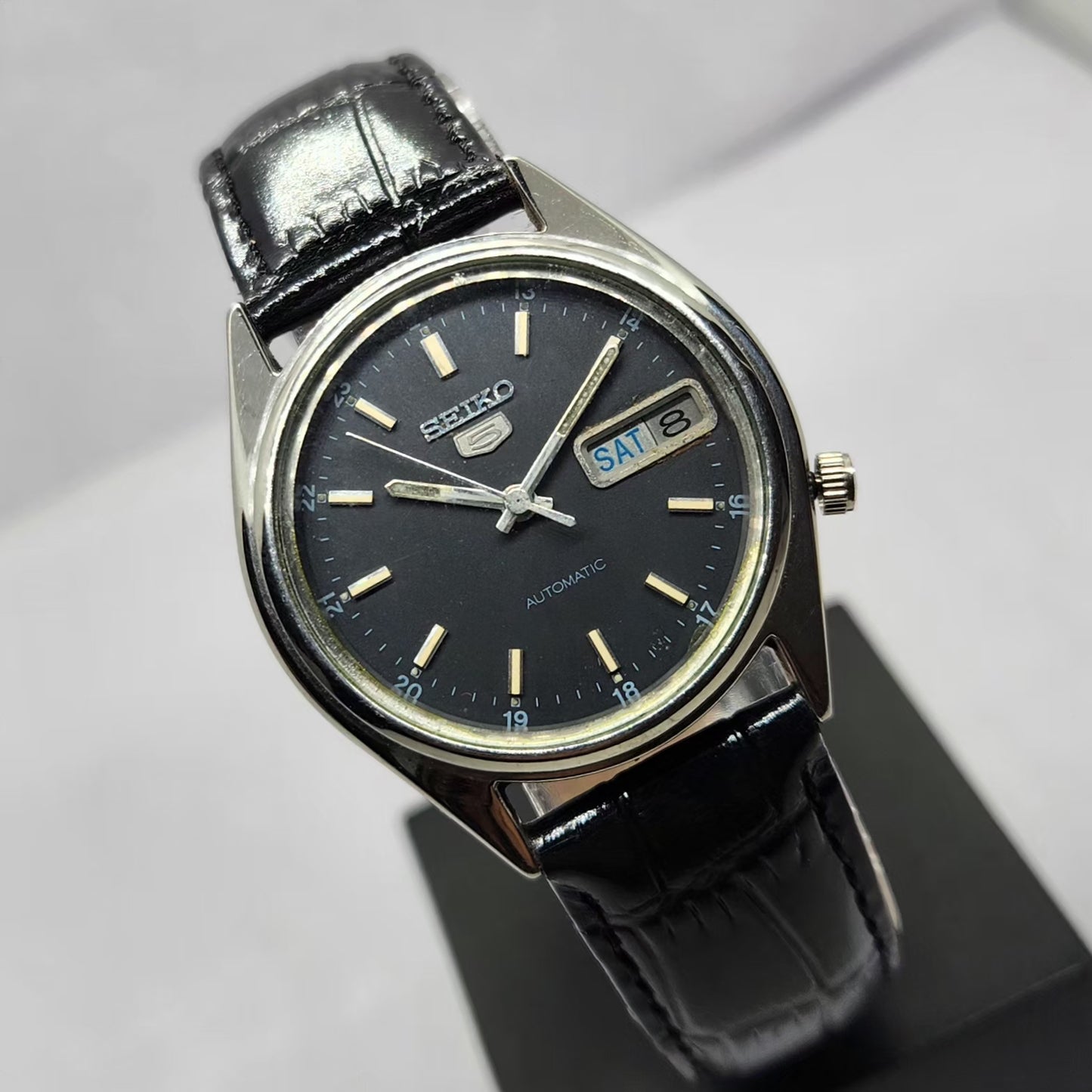 Vintage 1980 Original Seiko 5 Automatic 7009-209A Black Face 17 Jewels Day-Date Japanese Men's Wrist Watch OG344