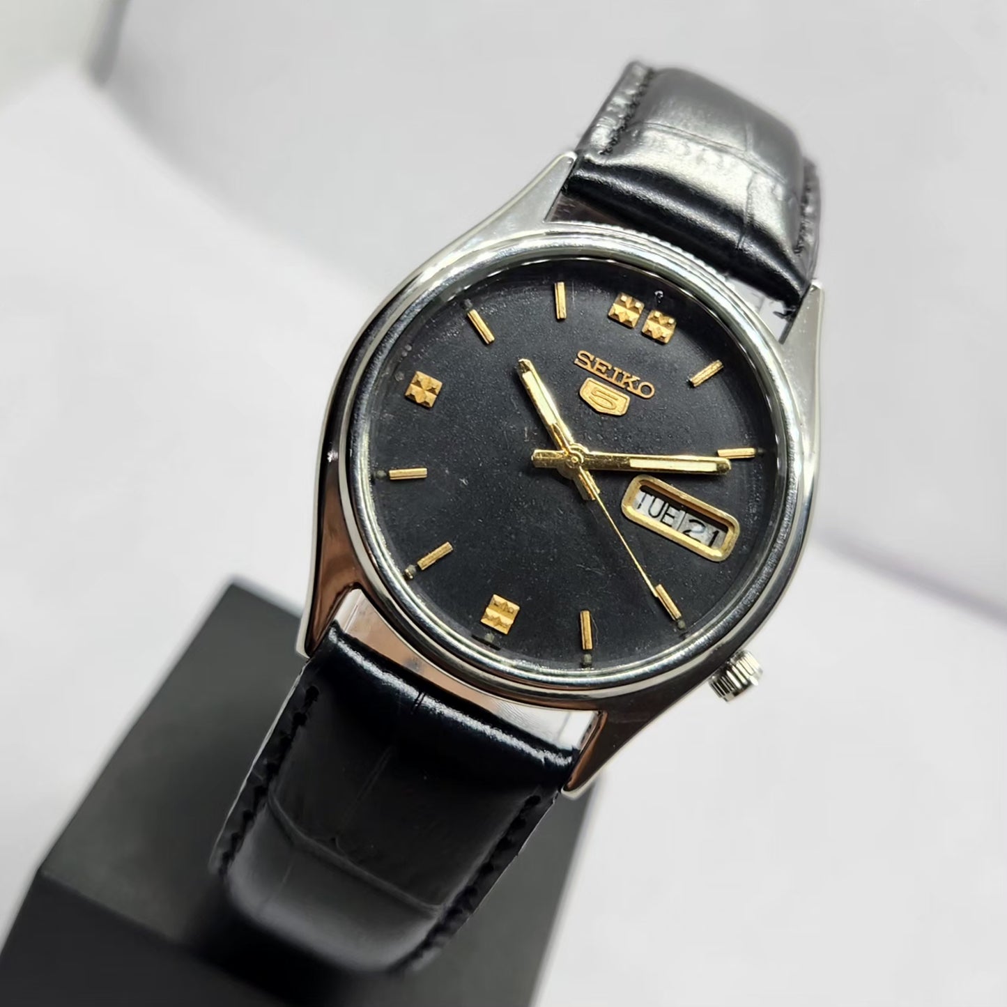 Vintage 1976 Original Seiko 5 Automatic 7009-3040 Black Face 17 Jewels Day-Date Japanese Men's Wrist Watch OG345