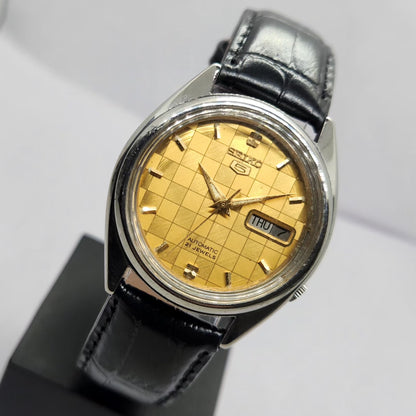 Vintage 1979 Original Seiko 5 Automatic 7009-3040 Gold Face 17 Jewels Day-Date Japanese Men's Wrist Watch OG346