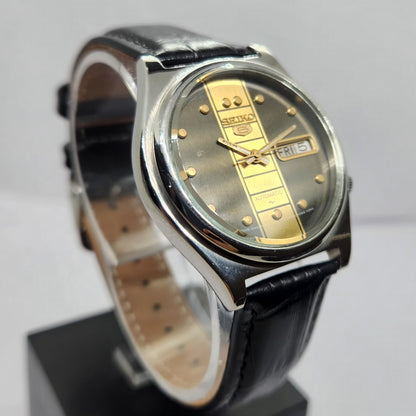 Vintage 1976 Original Seiko 5 Automatic 7009-3070 Black & Gold Face 17 Jewels Day-Date Japanese Men's Wrist Watch OG349