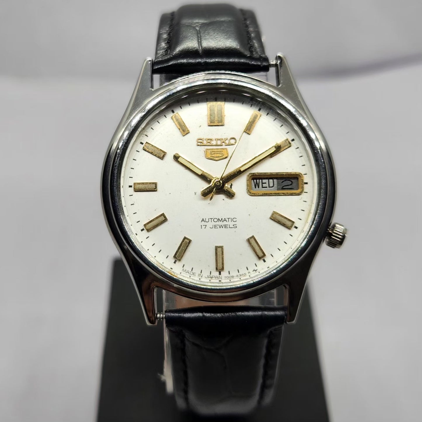 Vintage 1980 Original Seiko 5 Automatic 7009-3101 White Face 17 Jewels Day-Date Japanese Men's Wrist Watch OG350