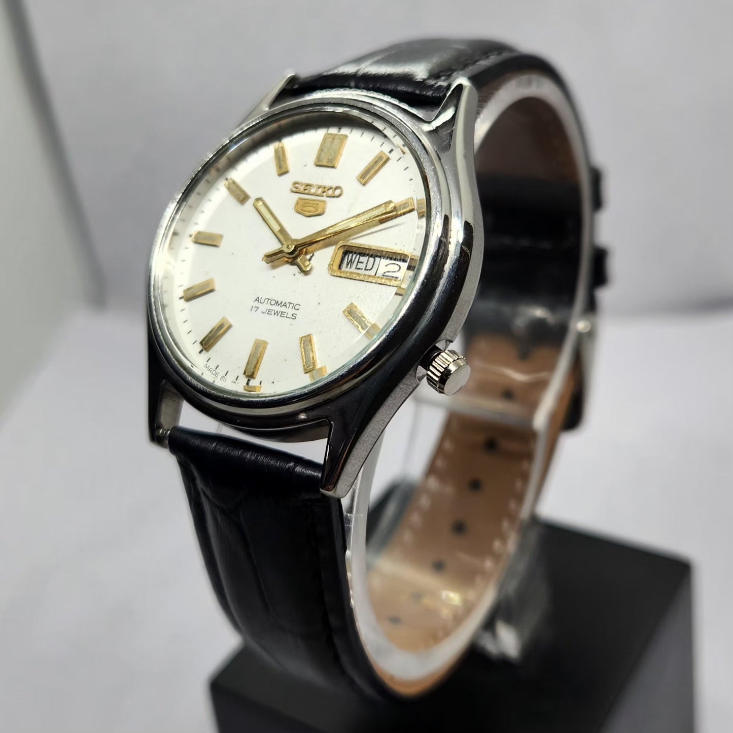 Vintage 1980 Original Seiko 5 Automatic 7009-3101 White Face 17 Jewels Day-Date Japanese Men's Wrist Watch OG350