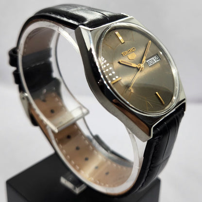 Vintage 1982 Original Seiko 5 Automatic 6309-564A Brown Face 17 Jewels Day-Date Japanese Men's Wrist Watch OG354