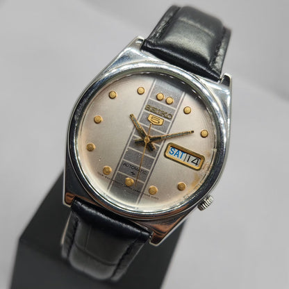 Vintage 1980 Original Seiko 5 Automatic 7009-3041 Beach Face 17 Jewels Day-Date Japanese Men's Wrist Watch OG355