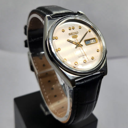 Vintage 1980 Original Seiko 5 Automatic 7009-3041 Beach Face 17 Jewels Day-Date Japanese Men's Wrist Watch OG355
