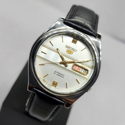 Vintage 1997 Original Seiko 5 Automatic 7S26-3170 Silver Face 21 Jewels Day-Date Japanese Men's Wrist Watch OG357