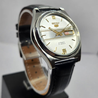 Vintage 1997 Original Seiko 5 Automatic 7S26-3170 Silver Face 21 Jewels Day-Date Japanese Men's Wrist Watch OG357