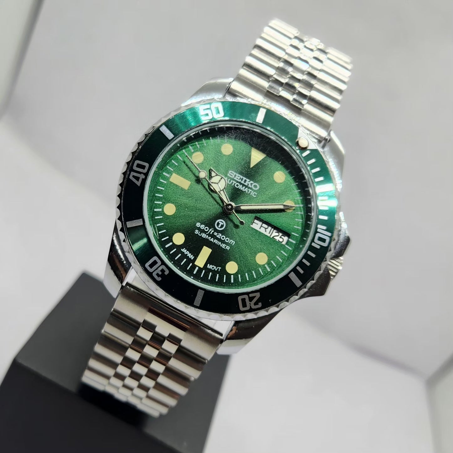 Vintage MOD Seiko Sports Automatic Cal. 6309 17 Jewels Green Face Jubilee Bracelet Rotating Bezel Men's Wrist Watch P6