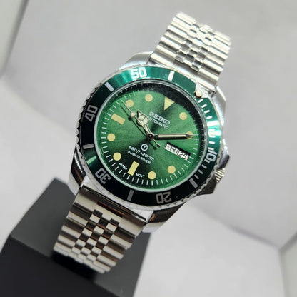 Vintage MOD Seiko Sports Automatic Cal. 6309 17 Jewels Green Face Jubilee Bracelet Rotating Bezel Men's Wrist Watch P6