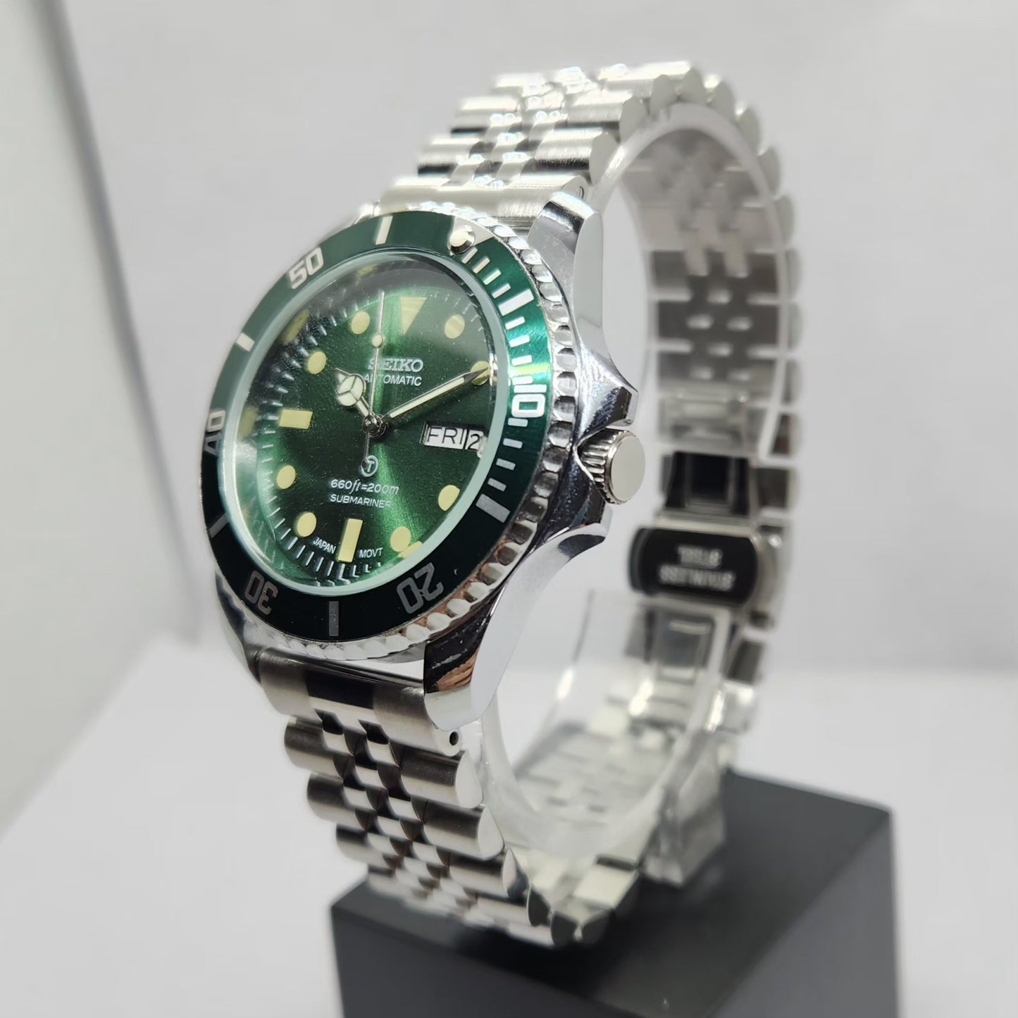 Vintage MOD Seiko Sports Automatic Cal. 6309 17 Jewels Green Face Jubilee Bracelet Rotating Bezel Men's Wrist Watch P6