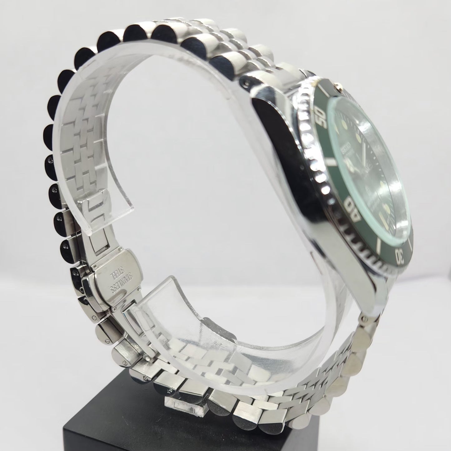Vintage MOD Seiko Sports Automatic Cal. 6309 17 Jewels Green Face Jubilee Bracelet Rotating Bezel Men's Wrist Watch P6