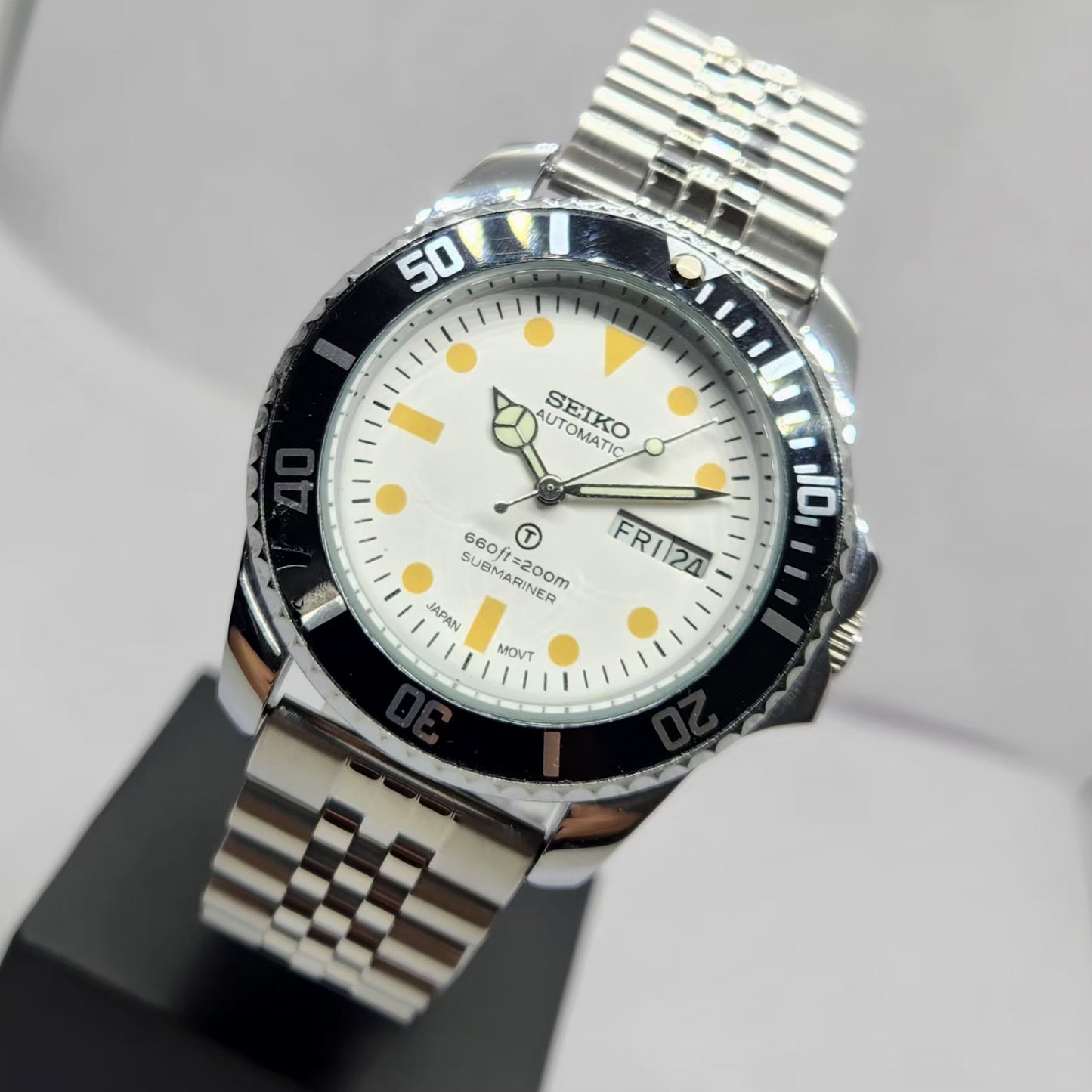 Vintage MOD Seiko Sports Automatic Cal. 6309 17 Jewels White Face Jubilee Bracelet Rotating Bezel Men's Wrist Watch P7
