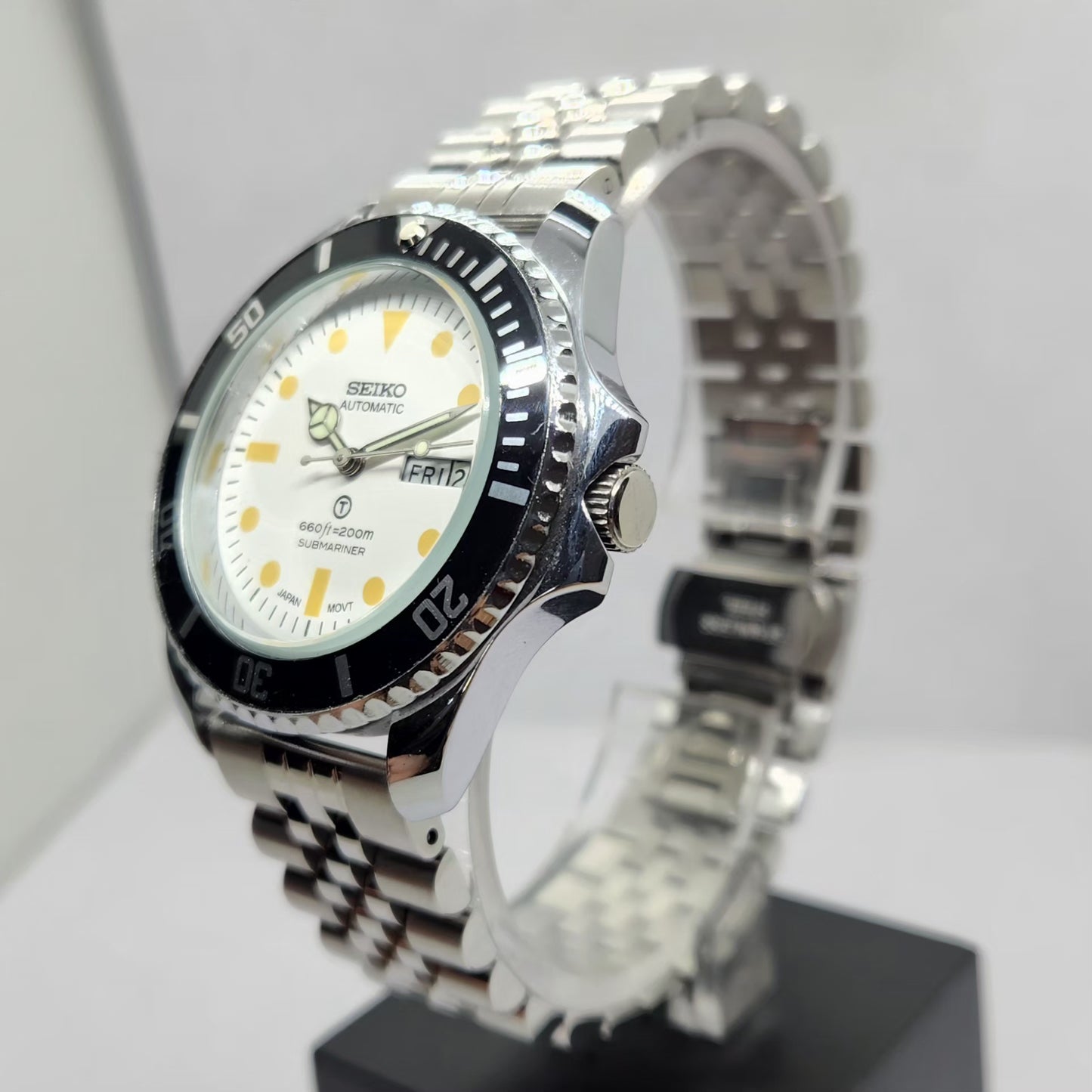 Vintage MOD Seiko Sports Automatic Cal. 6309 17 Jewels White Face Jubilee Bracelet Rotating Bezel Men's Wrist Watch P7