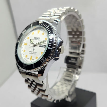 Vintage MOD Seiko Sports Automatic Cal. 6309 17 Jewels White Face Jubilee Bracelet Rotating Bezel Men's Wrist Watch P7