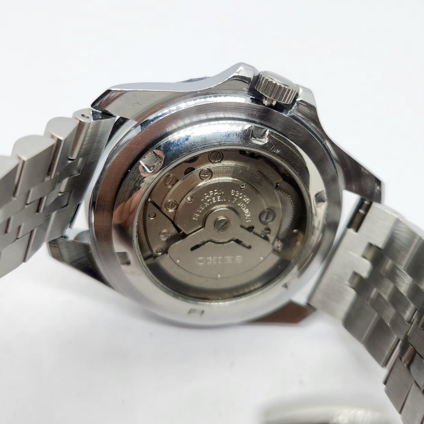 Vintage MOD Seiko Sports Automatic Cal. 6309 17 Jewels White Face Jubilee Bracelet Rotating Bezel Men's Wrist Watch P7