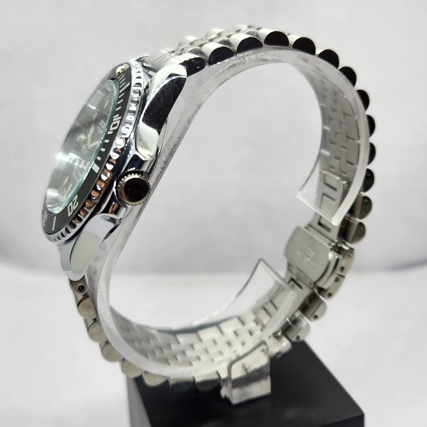 Vintage MOD Seiko Sports Automatic Cal. 6309 17 Jewels Black Face Jubilee Bracelet Rotating Bezel Men's Wrist Watch P8