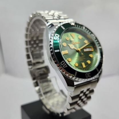 Vintage MOD Seiko Sports Automatic Cal. 6309 17 Jewels Green Face Jubilee Bracelet Rotating Bezel Men's Wrist Watch P10